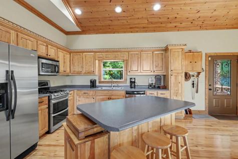 7031 Black Bear Trail Hiawassee GA 30546