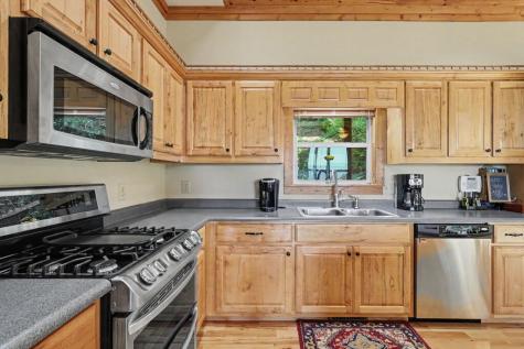 7031 Black Bear Trail Hiawassee GA 30546
