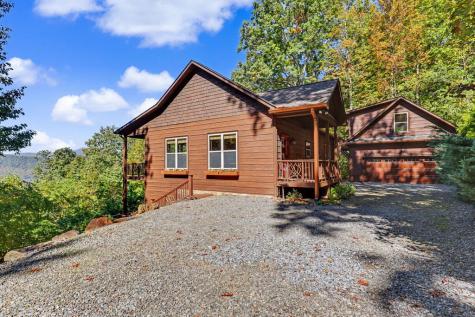 7031 Black Bear Trail Hiawassee GA 30546