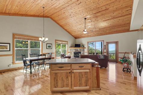 7031 Black Bear Trail Hiawassee GA 30546