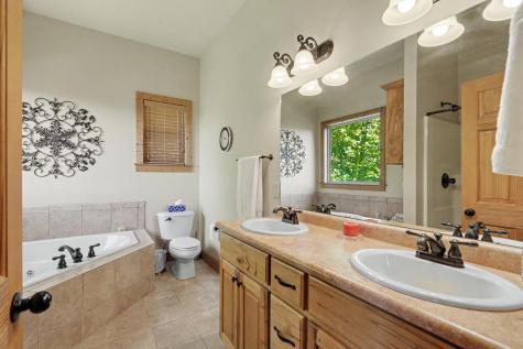 7031 Black Bear Trail Hiawassee GA 30546