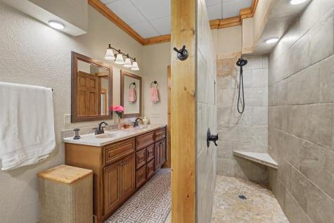 7031 Black Bear Trail Hiawassee GA 30546