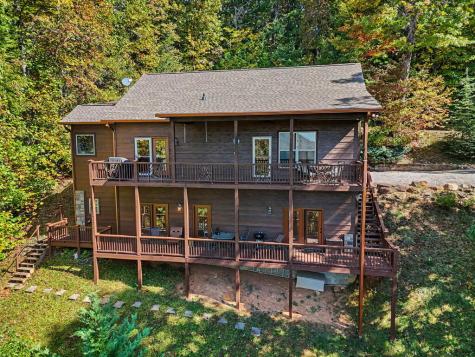 7031 Black Bear Trail Hiawassee GA 30546