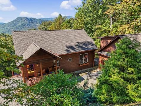 7031 Black Bear Trail Hiawassee GA 30546