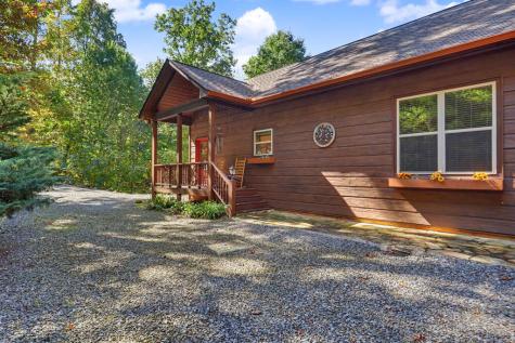 7031 Black Bear Trail Hiawassee GA 30546