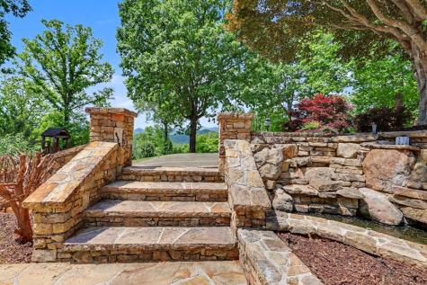 792 Bugscuffle Road Hiawassee GA 30546