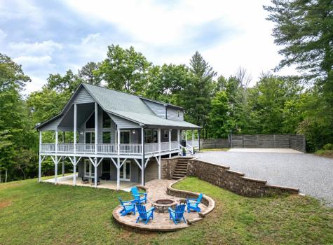 135 Heritage Trail Brasstown NC 28902