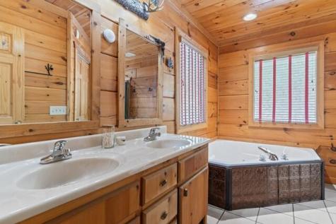 717 Evergreen Lane Mineral Bluff GA 30559