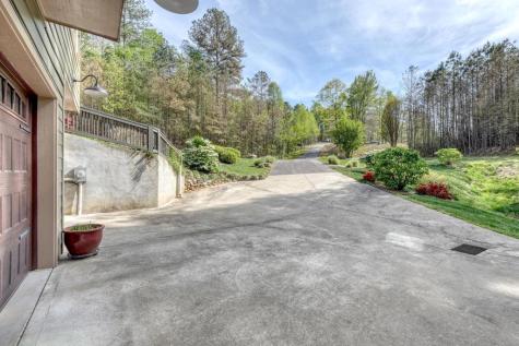 338 Meadow Brooke Drive Young Harris GA 30582