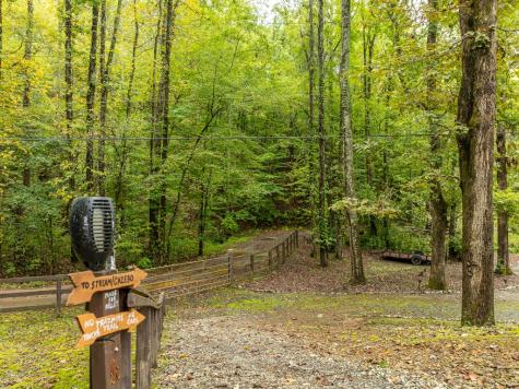 850 Valley Drive Ellijay GA 30536