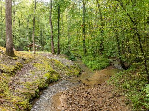 850 Valley Drive Ellijay GA 30536