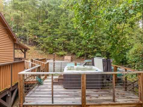 850 Valley Drive Ellijay GA 30536