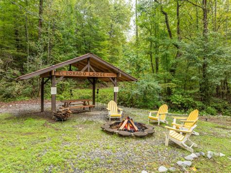 850 Valley Drive Ellijay GA 30536