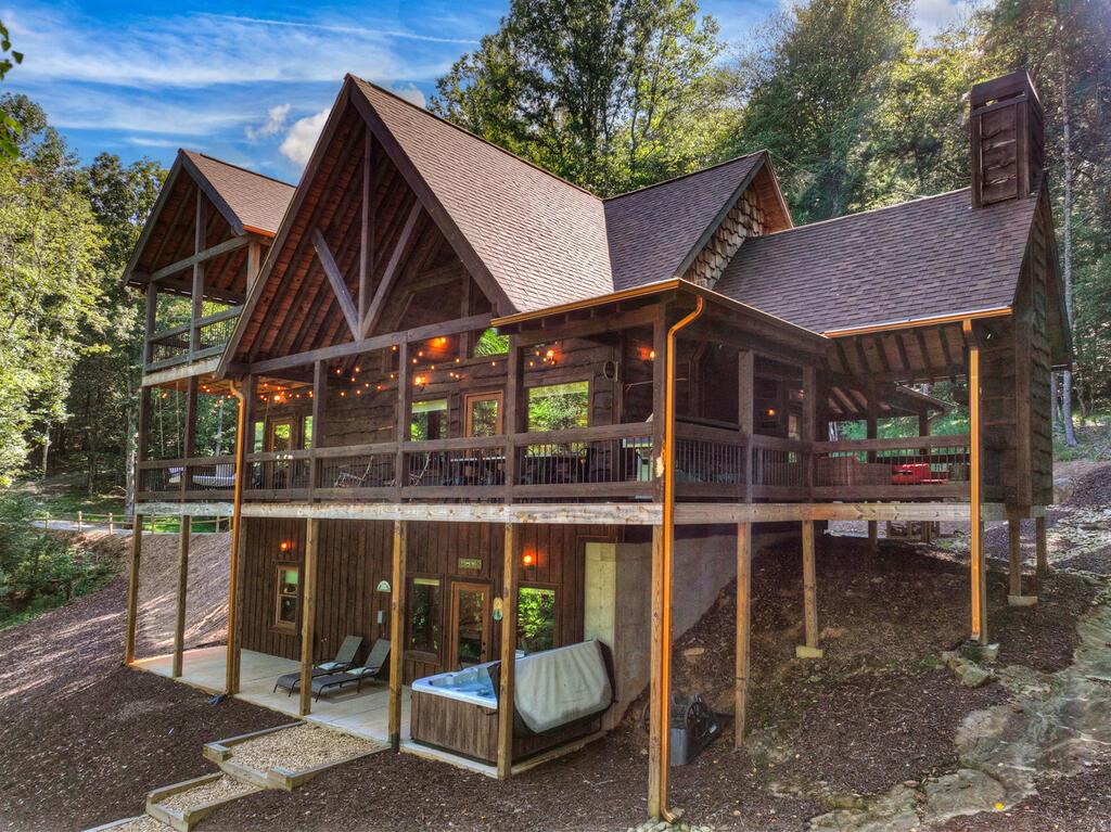 93 Trails End Epworth GA 30541