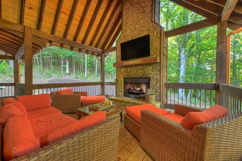 93 Trails End Epworth GA 30541