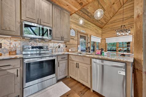 93 Trails End Epworth GA 30541