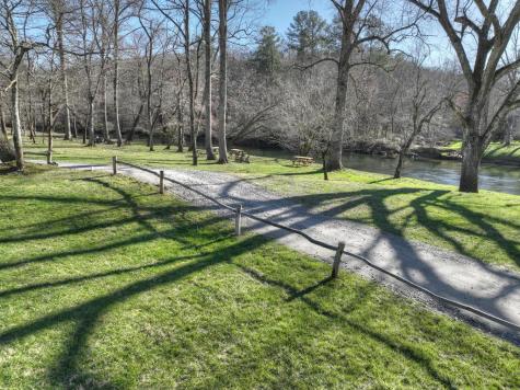 300 Old Toccoa Loop Mineral Bluff GA 30559