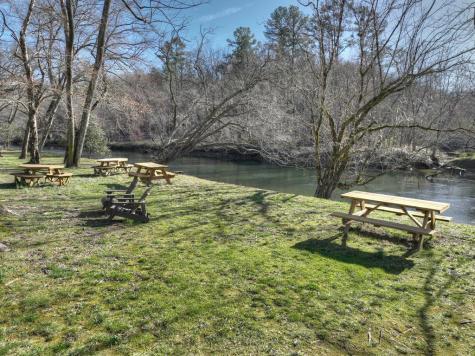 300 Old Toccoa Loop Mineral Bluff GA 30559