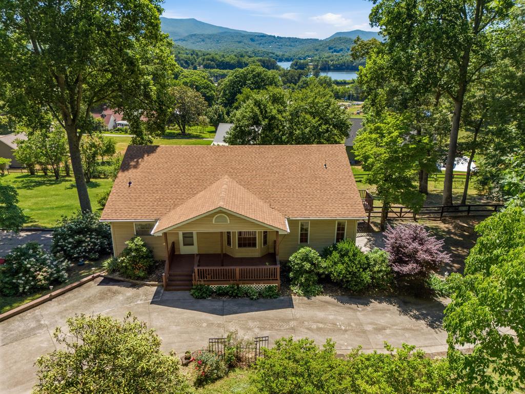 651 Mcridge Road Hiawassee GA 30564