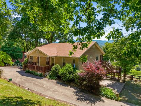 651 Mcridge Road Hiawassee GA 30564