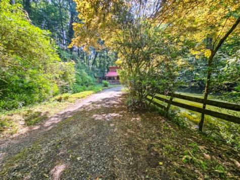 65 Mount Pleasant Drive Ellijay GA 30540