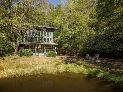 427 Cross Creek Mineral Bluff GA 30559