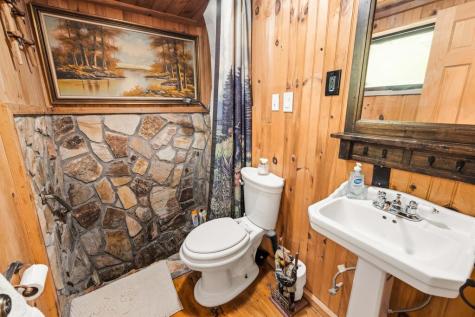 427 Cross Creek Mineral Bluff GA 30559