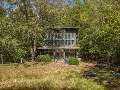 427 Cross Creek Mineral Bluff GA 30559