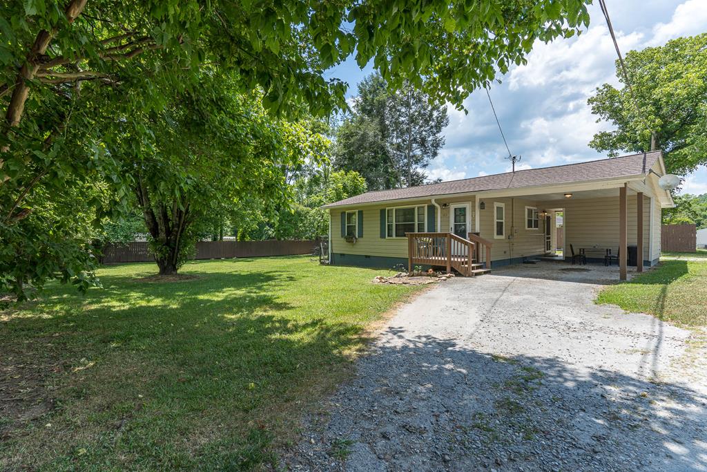 123 Fisher Street Andrews NC 28901