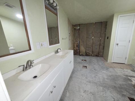 1522 Red Marble Road Andrews NC 28901