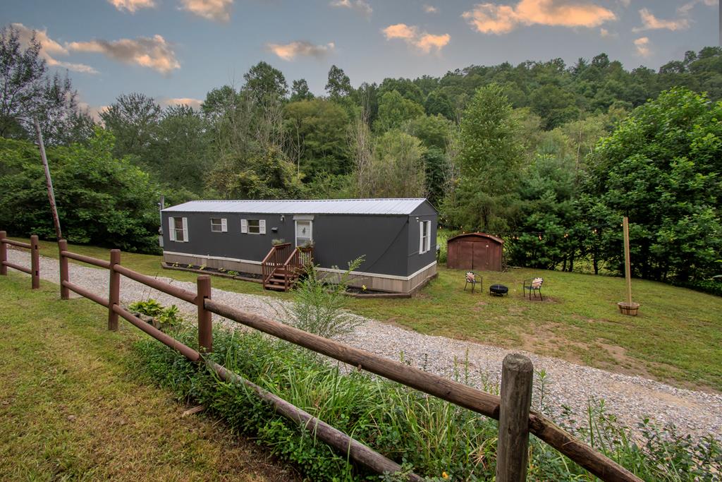 580 Atoah Circle Robbinsville NC 28771