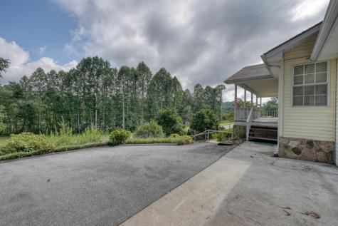 1783 Sunnyside Road Hiawassee GA 30546