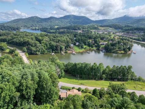 1783 Sunnyside Road Hiawassee GA 30546
