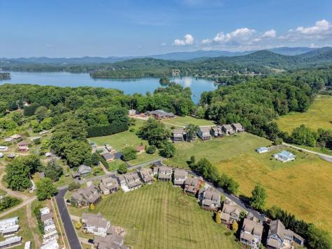 31 Elf School Lane Hayesville NC 28904