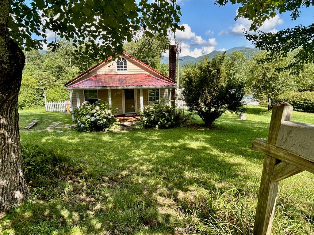 136 West Vineyard Hayesville NC 28904