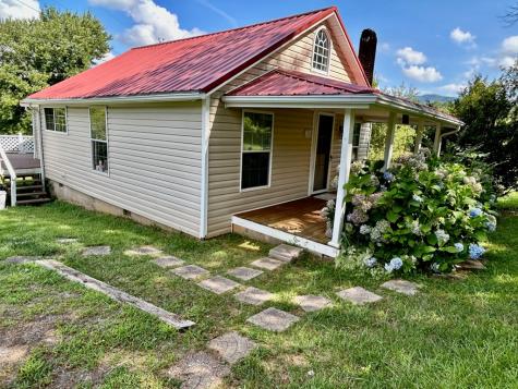 136 West Vineyard Hayesville NC 28904