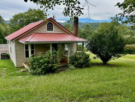 136 West Vineyard Hayesville NC 28904
