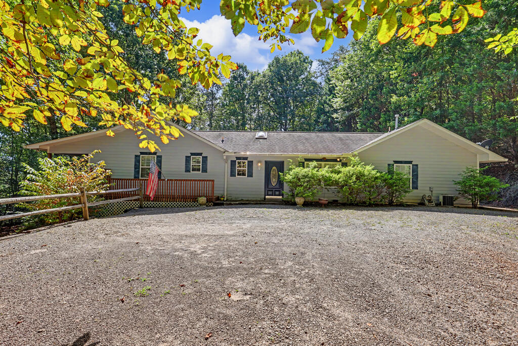 6961 Woodlake Circle Young Harris GA 30582
