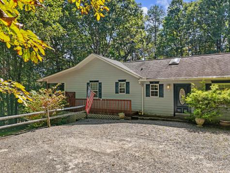 6961 Woodlake Circle Young Harris GA 30582