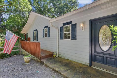 6961 Woodlake Circle Young Harris GA 30582