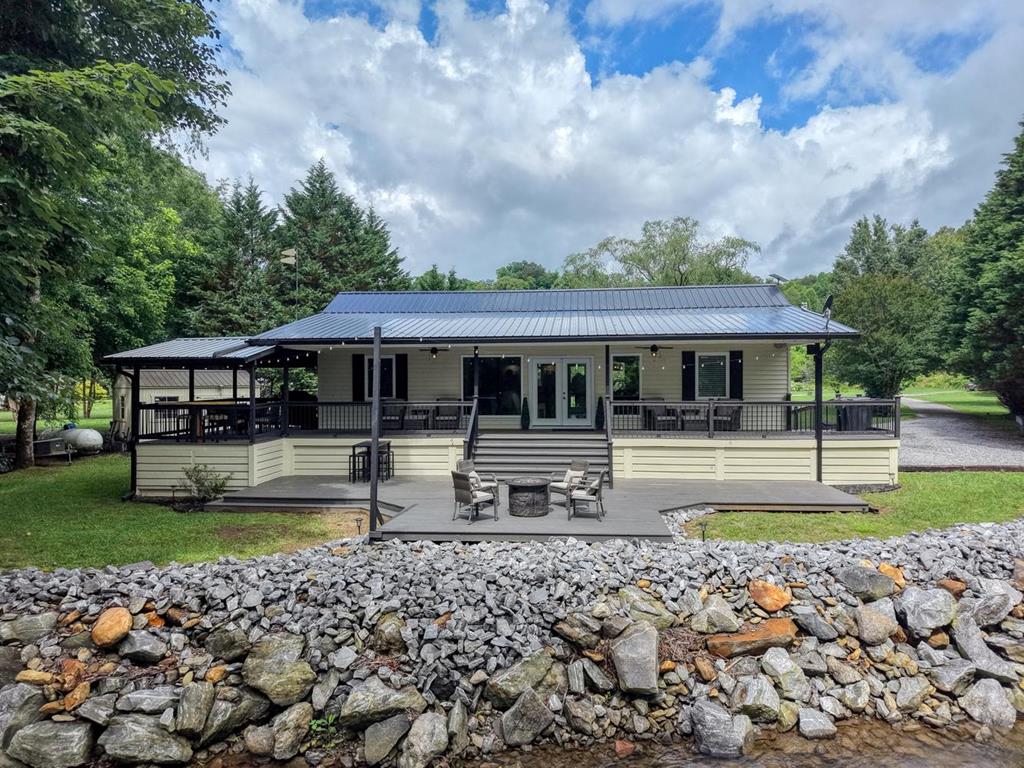33 Tusquittee Valley Lane Hayesville NC 28904