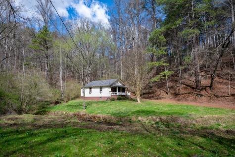 1018 Tails Creek Road Ellijay GA 30540