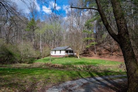 1018 Tails Creek Road Ellijay GA 30540