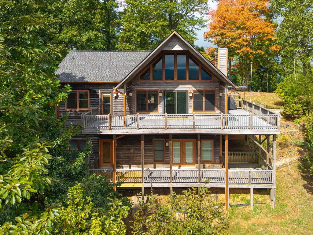 175 Bear Trace Road Brasstown NC 28902