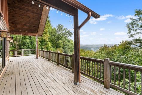 175 Bear Trace Road Brasstown NC 28902