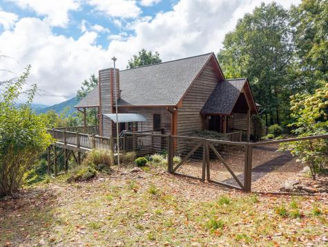 175 Bear Trace Road Brasstown NC 28902