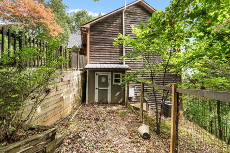 175 Bear Trace Road Brasstown NC 28902