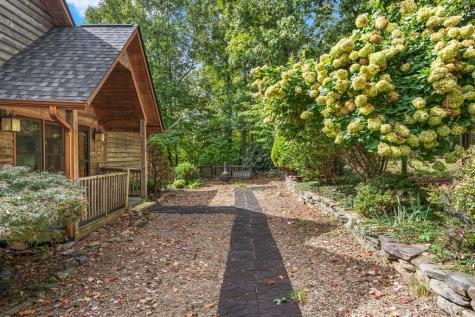 175 Bear Trace Road Brasstown NC 28902