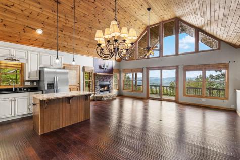 175 Bear Trace Road Brasstown NC 28902