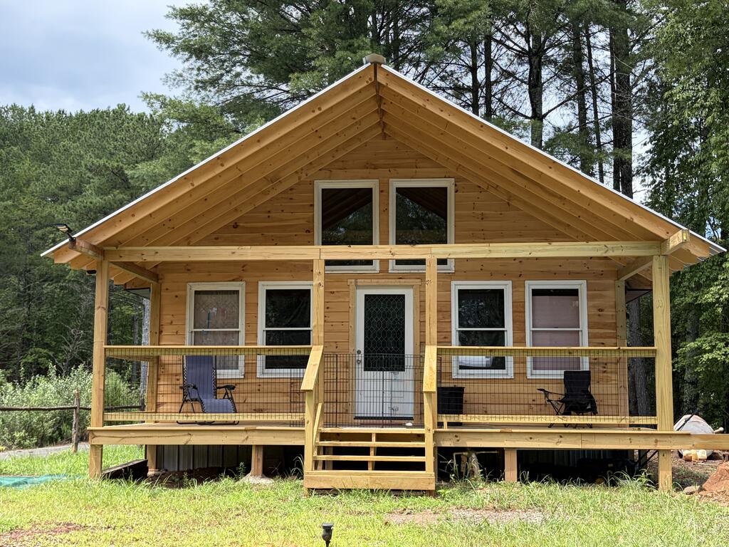 165, 157 Barker Circle Copperhill TN 37317